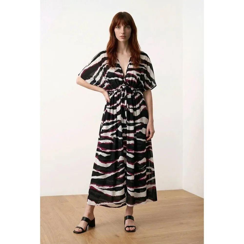 🐞H&M Black, Cream, & Maroon Print Semi Sheer Vneck Dress Size 10